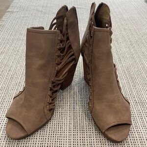Tan chunky heels